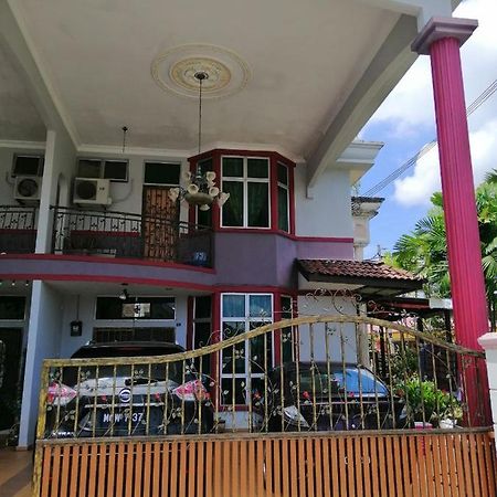 Hawwa Sara Muslim Homestay Malacca エクステリア 写真