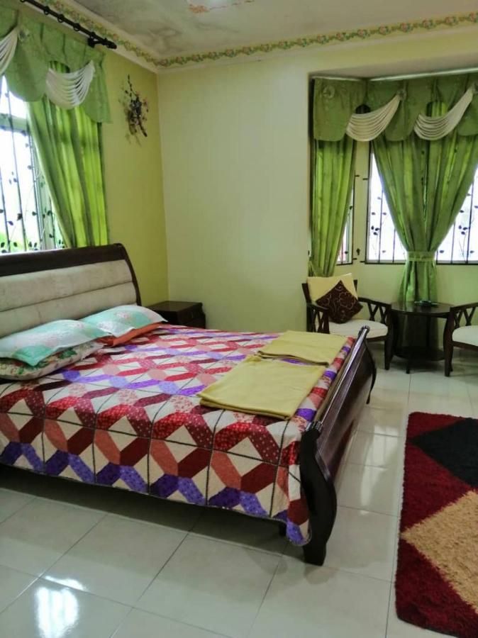 Hawwa Sara Muslim Homestay Malacca エクステリア 写真