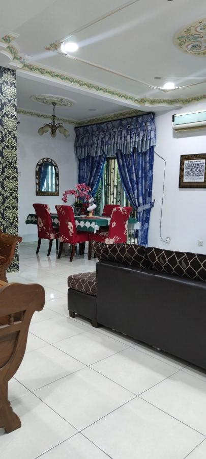 Hawwa Sara Muslim Homestay Malacca エクステリア 写真